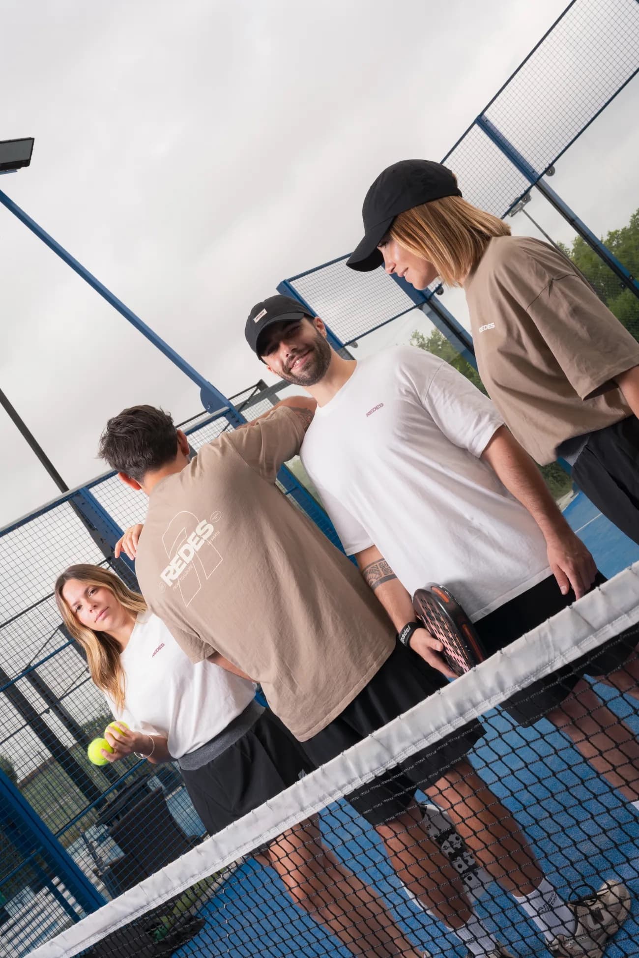 Groupe REDES autour d’un filet de padel