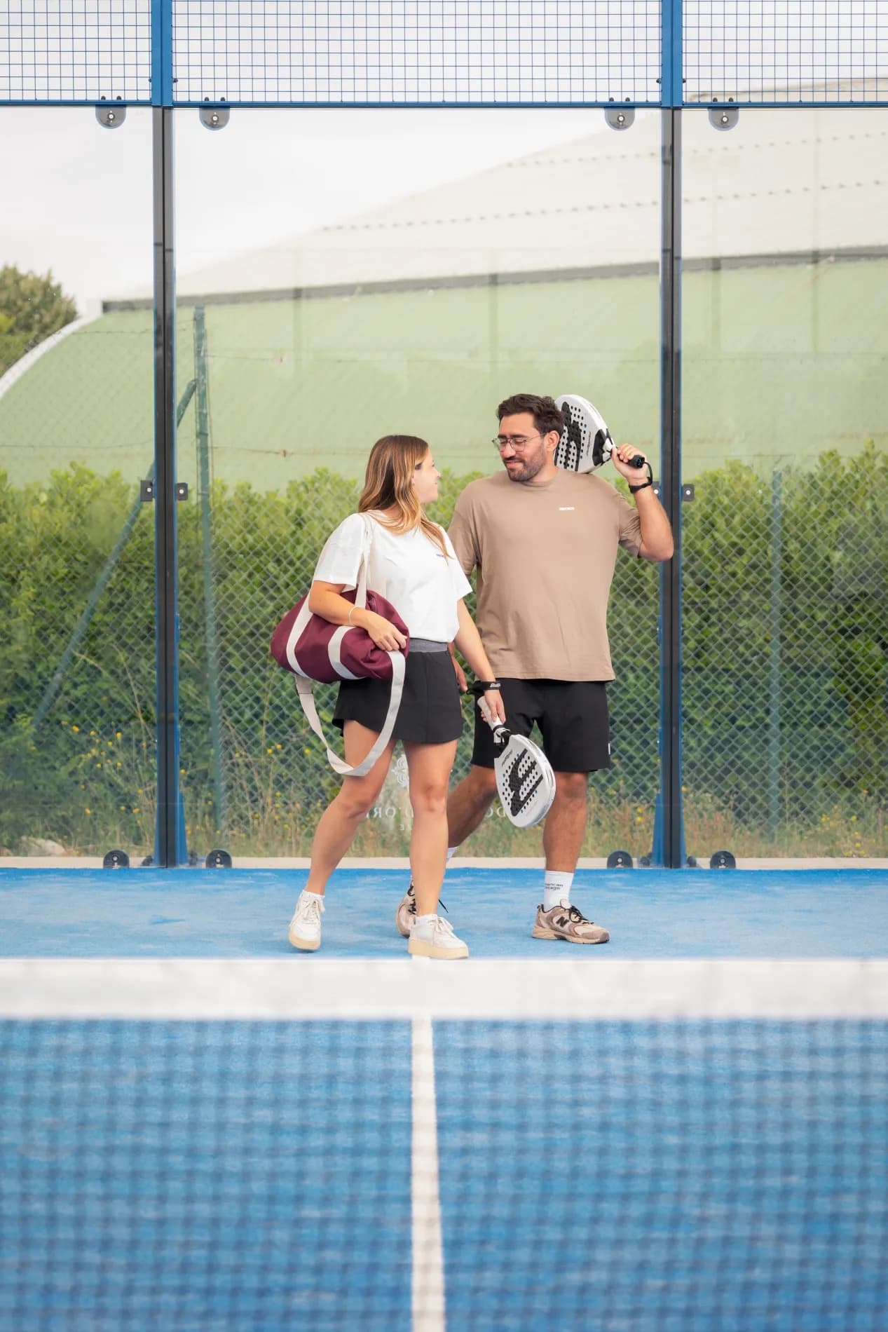 Deux membres REDES quittant le court de padel